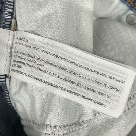 Abercrombie & Fitch Curve Love Distressed The Mom Short High Rise - Women’s 27 - Picture 6 of 6